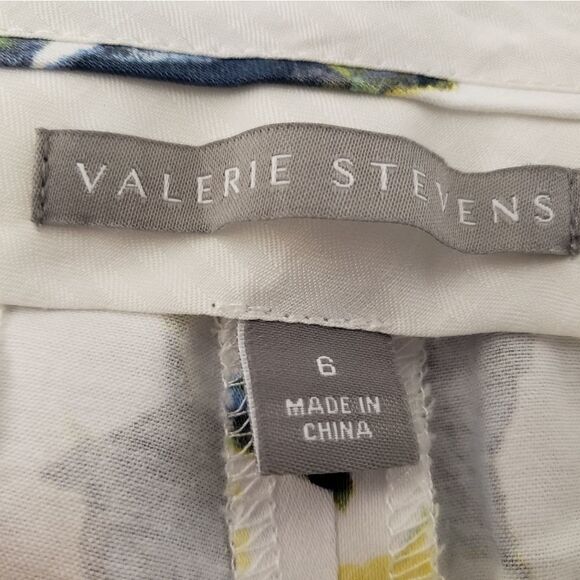 47. Valerie Stevens Cropped  - Picture 4 of 5